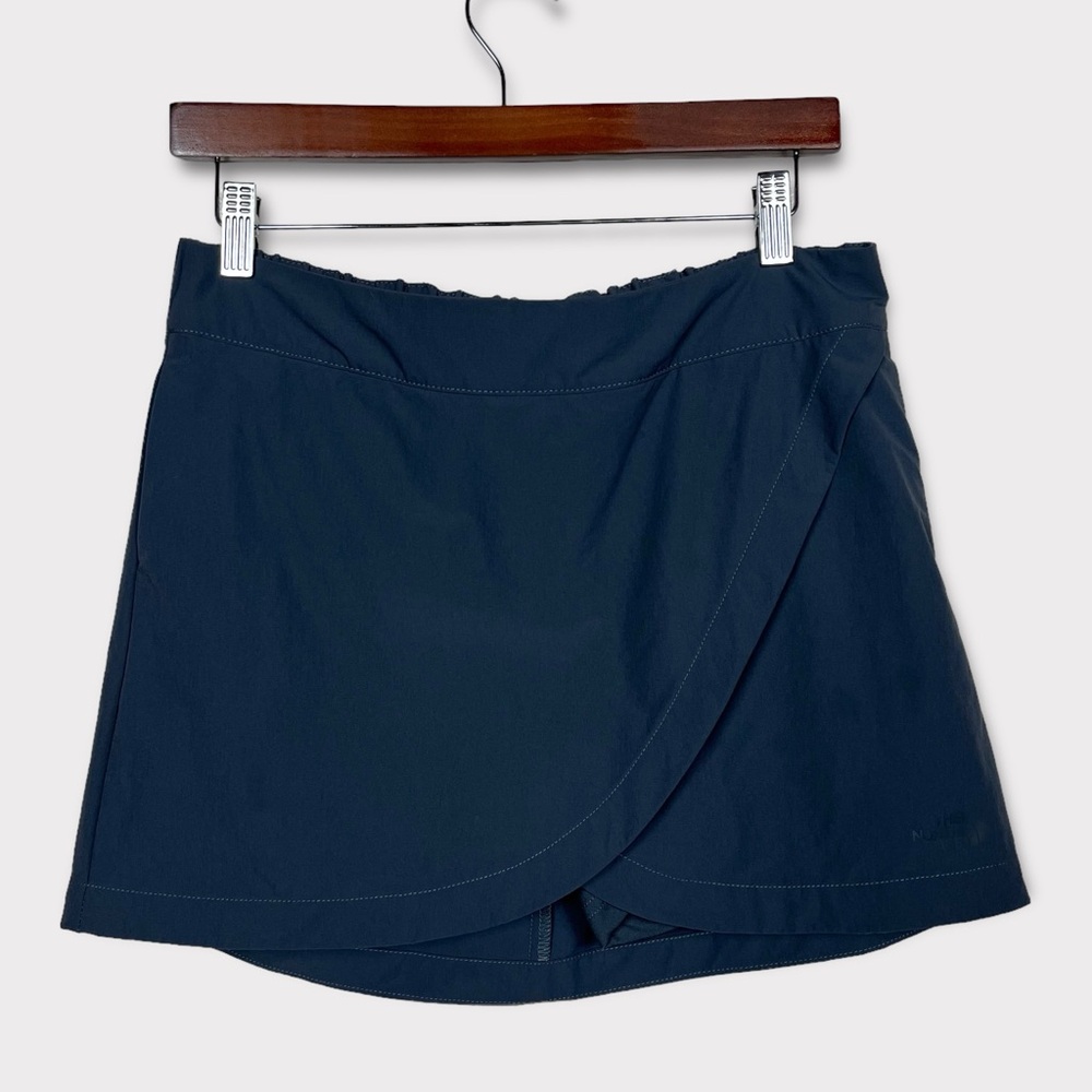 The North Face Mini Skirt Skort Size Small Nylon Gorpcore Outdoor Hiking‎ Gray